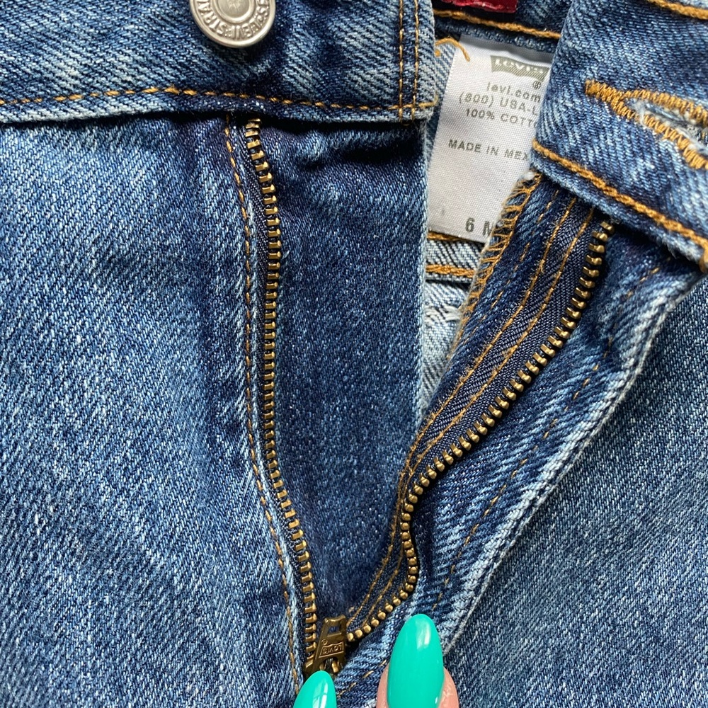 destroyed levi jeans - Picture 4 of 6